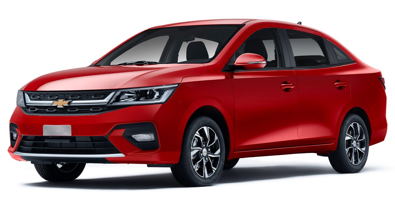 Chevrolet Sail en color rojo burdeo metálico