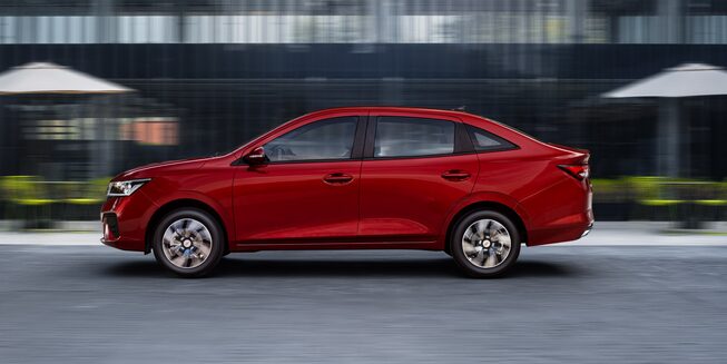 Chevrolet Sail, vista lateral ciudad