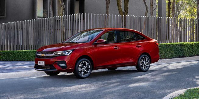 Chevrolet Sail, vista frente lateral ciudad