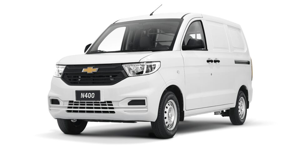 Chevrolet N400 en color blanco