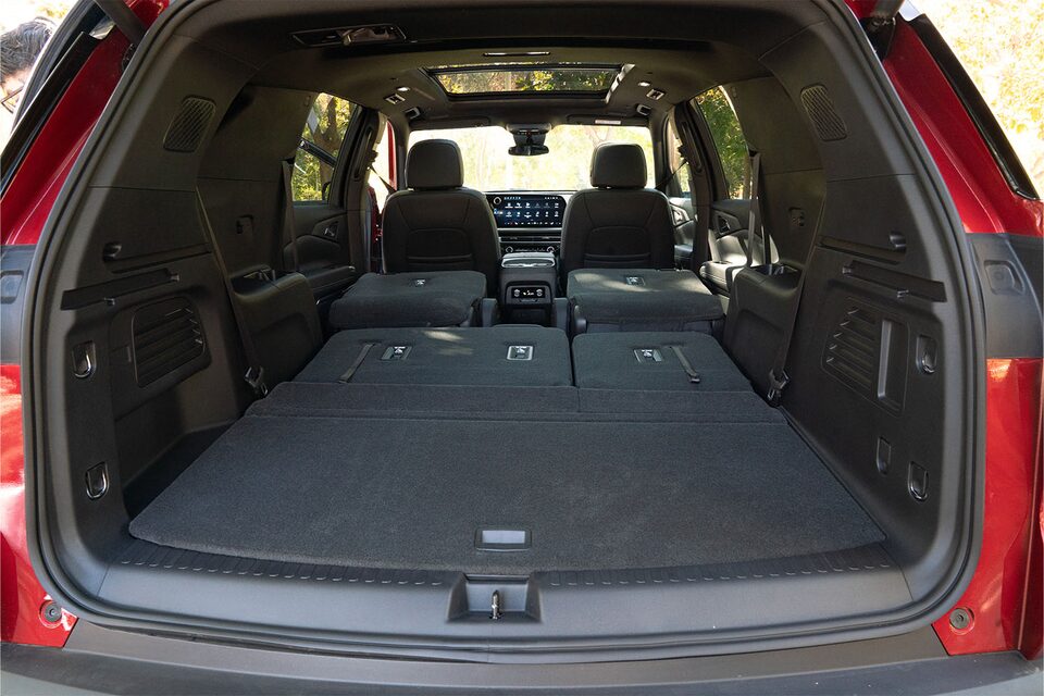 Maletera amplia de la Chevrolet Traverse 2025 con asientos abatibles y gran versatilidad interior
