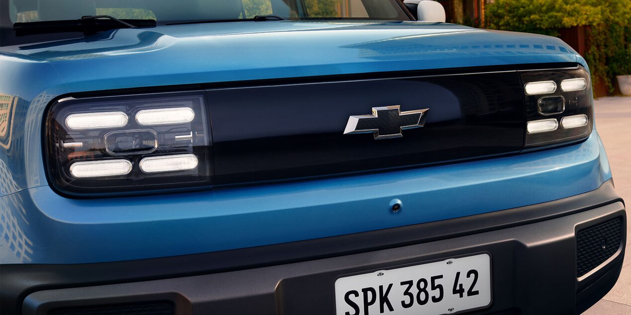 Frontal del Chevrolet Spark EUV, destacando parrilla y faros LED.