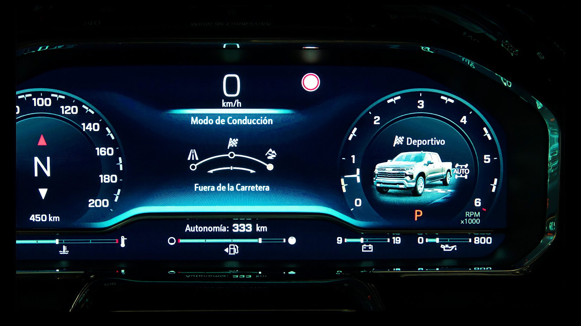 Cluster digital de información de la Chevrolet Silverado.