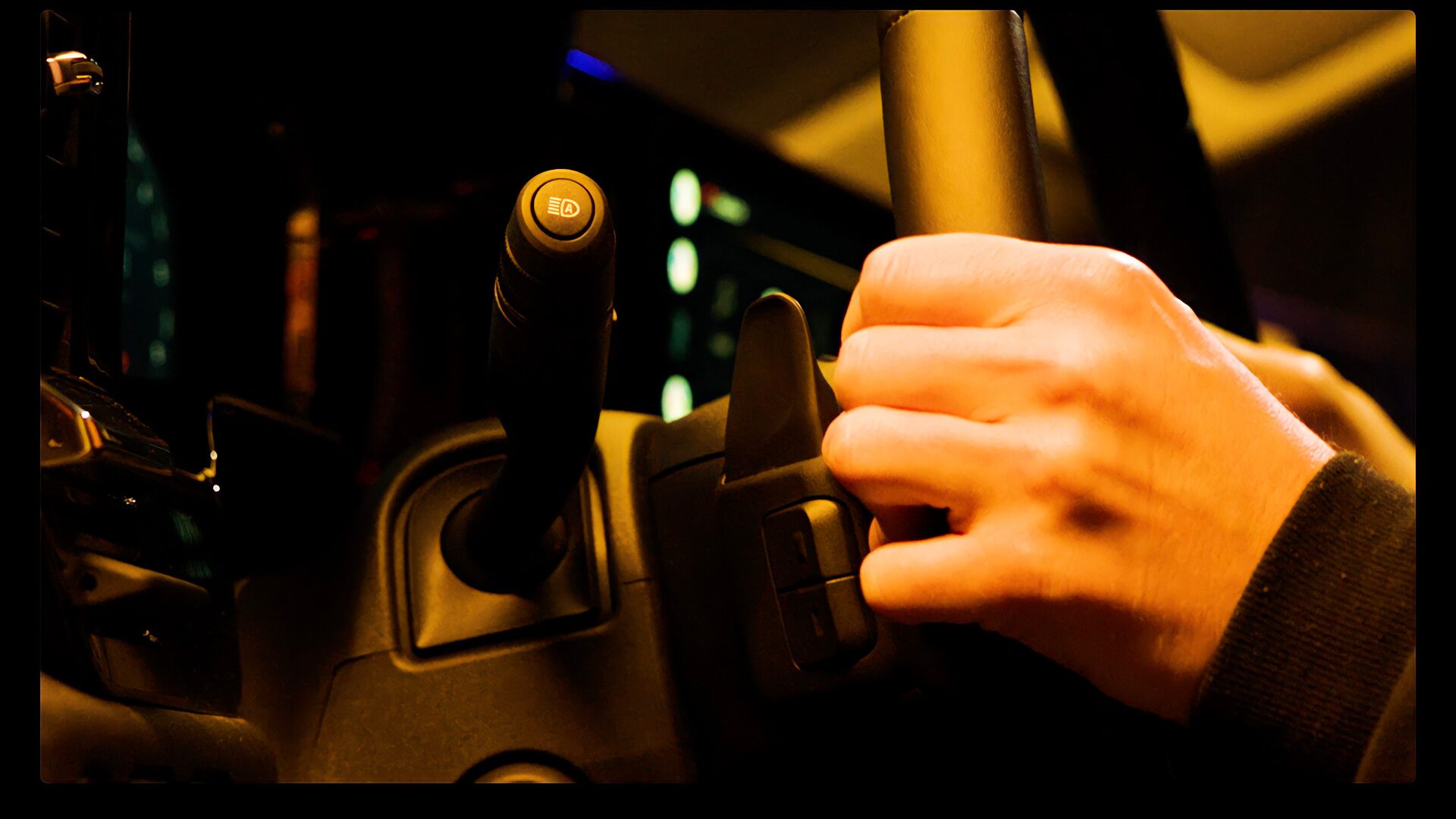 Paddle Shift detrás del volante de la Chevrolet Silverado.