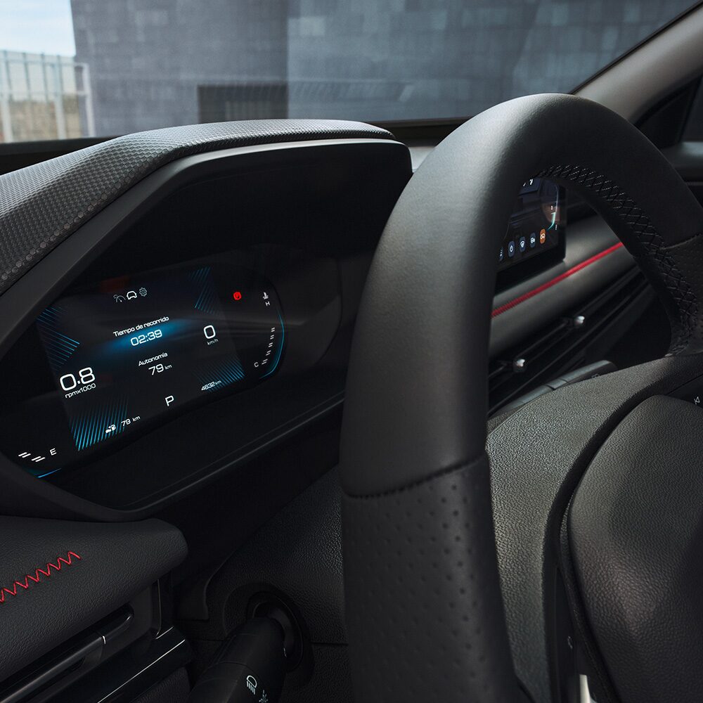 Detalle del eco cuero negro del volante de la Chevrolet Groove.