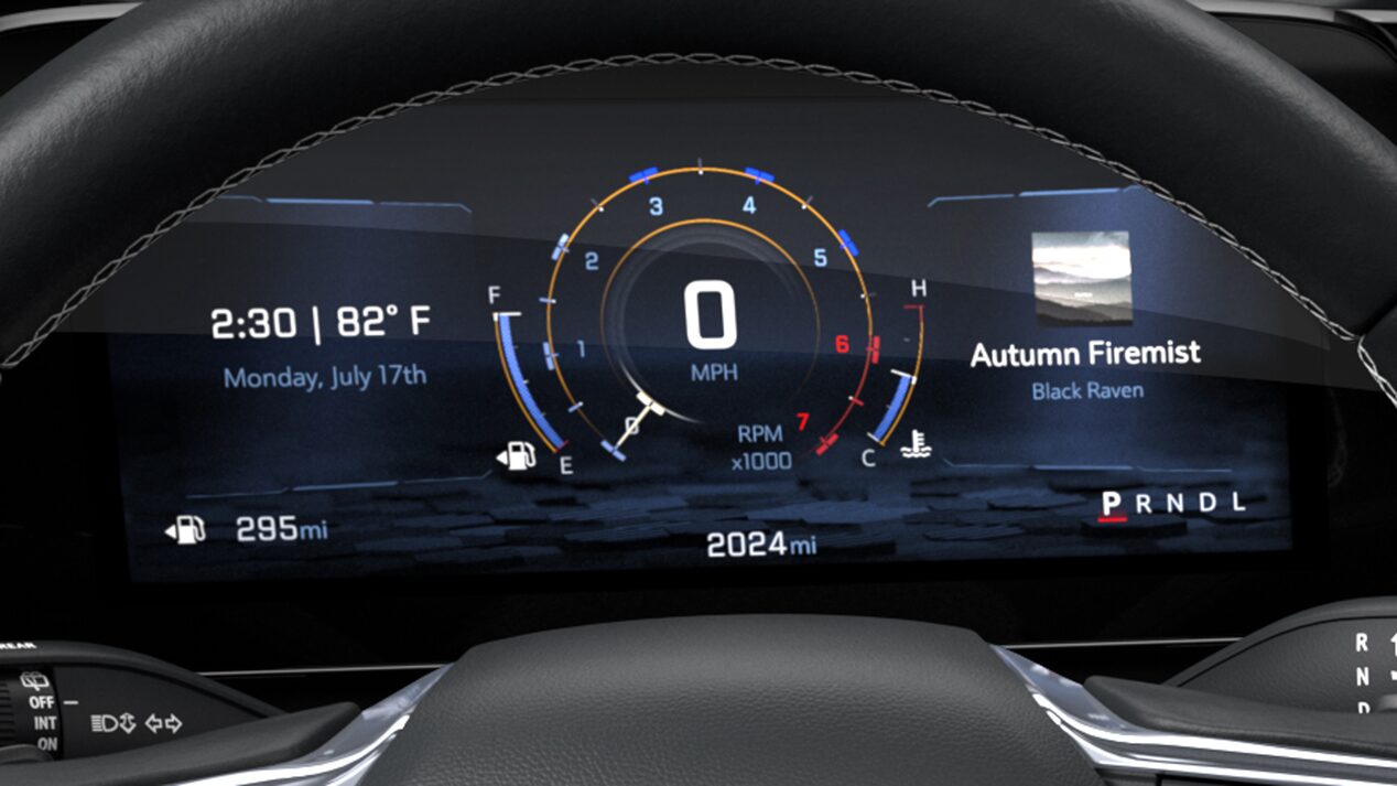 Tablero de control digital en la Chevrolet Traverse.