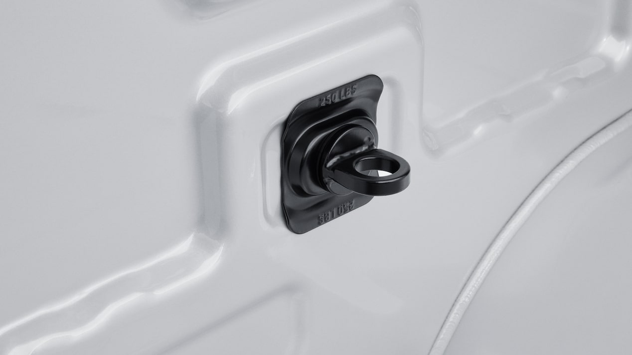 Transporta la carga de manera más segura con los anillos de amarre para carga originales para tu camioneta Chevrolet Silverado