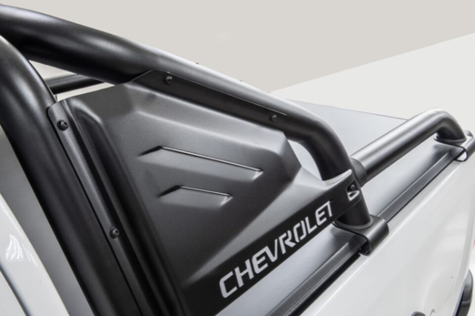 Agrega un estilo off road a tu camioneta Chevrolet S10 con la  barra de ornamentación extendida