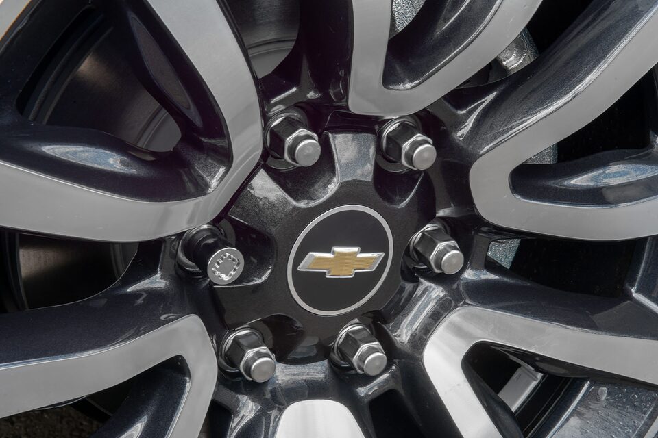 Chevrolet S10 Z71 - Accesorios de Seguridad - Rueda Tuercas