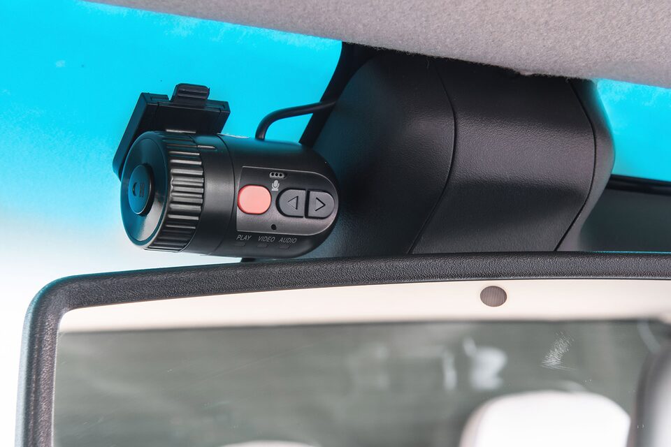 Graba todo lo que sucede fuera y dentro de tu Chevrolet S10 con la cámara DVR