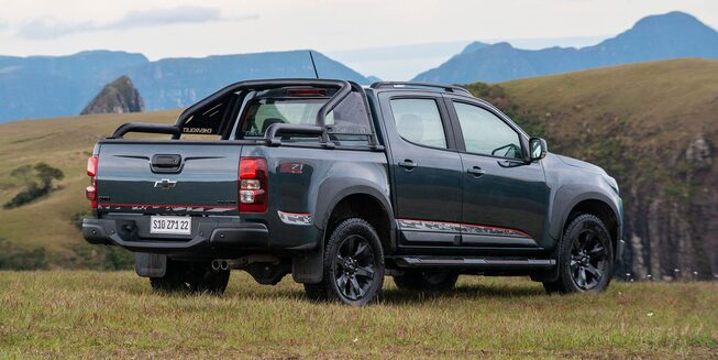 Vista de atrás y caja de la nueva camioneta Pick up Chevrolet S10 Z71