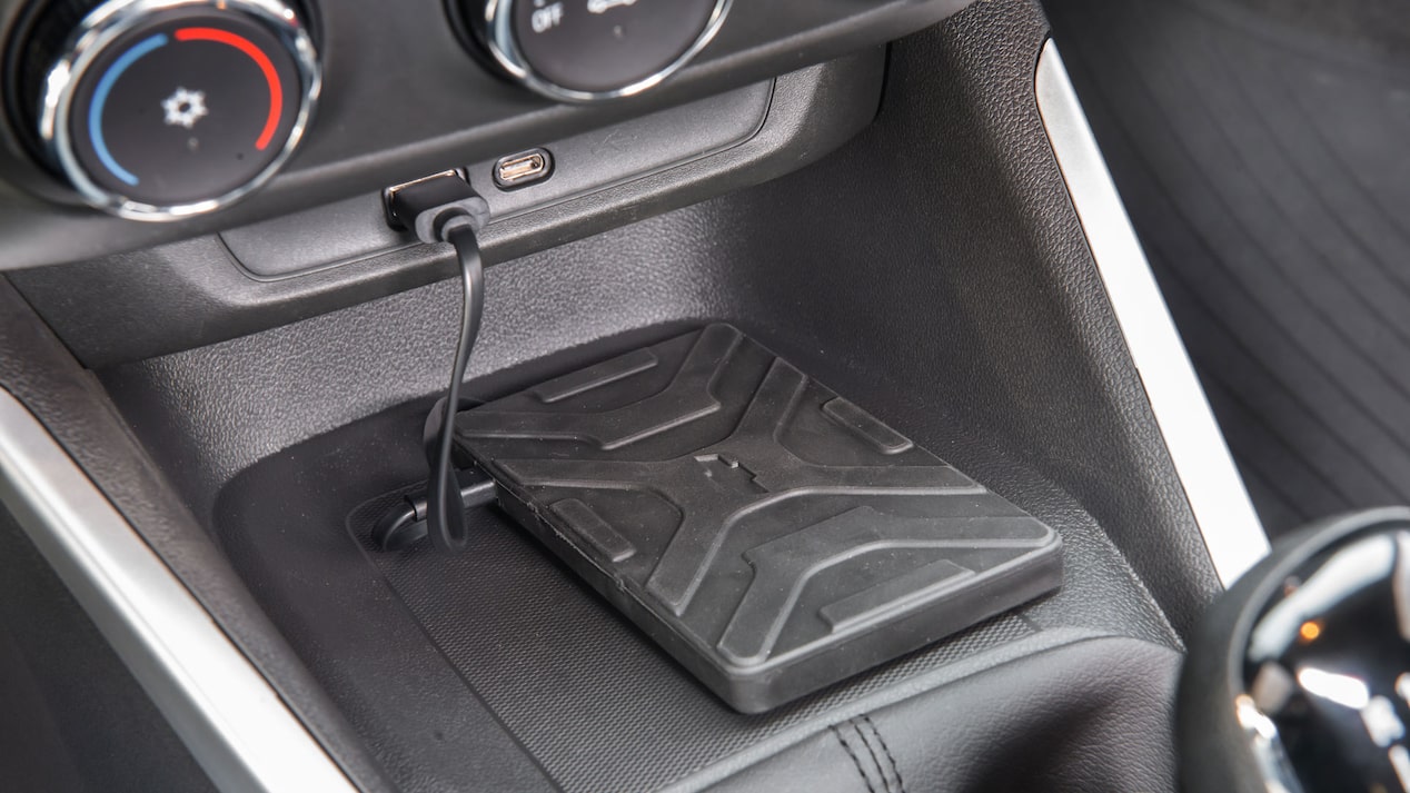 Recarga tu celular sin cables en  tu pick up Chevrolet Montana