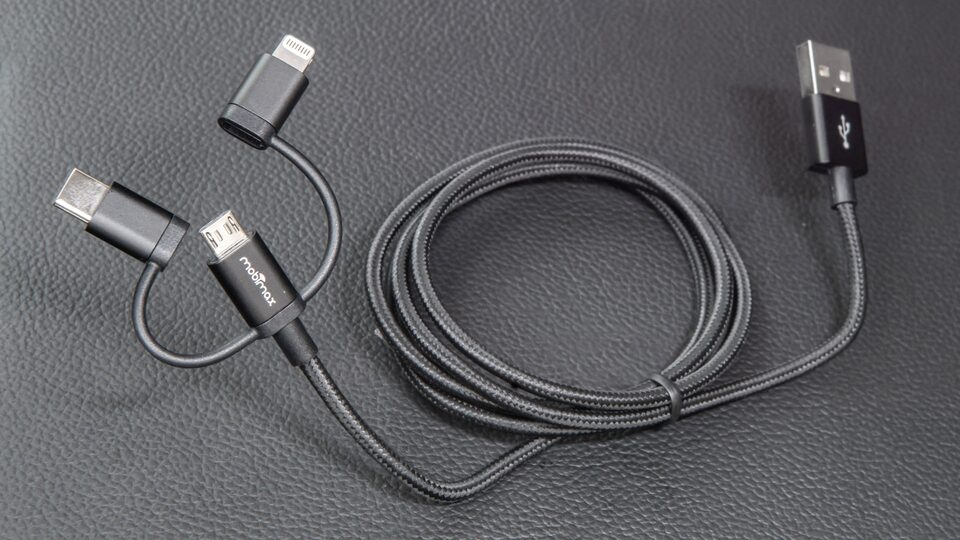 Mantenete conectado en tu pick up Chevrolet Montana con el cable USB tres en uno