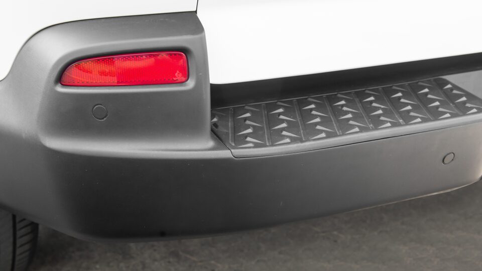 Agrega seguridad a tu pick up Chevrolet Montana con el sensor de estacionamiento trasero