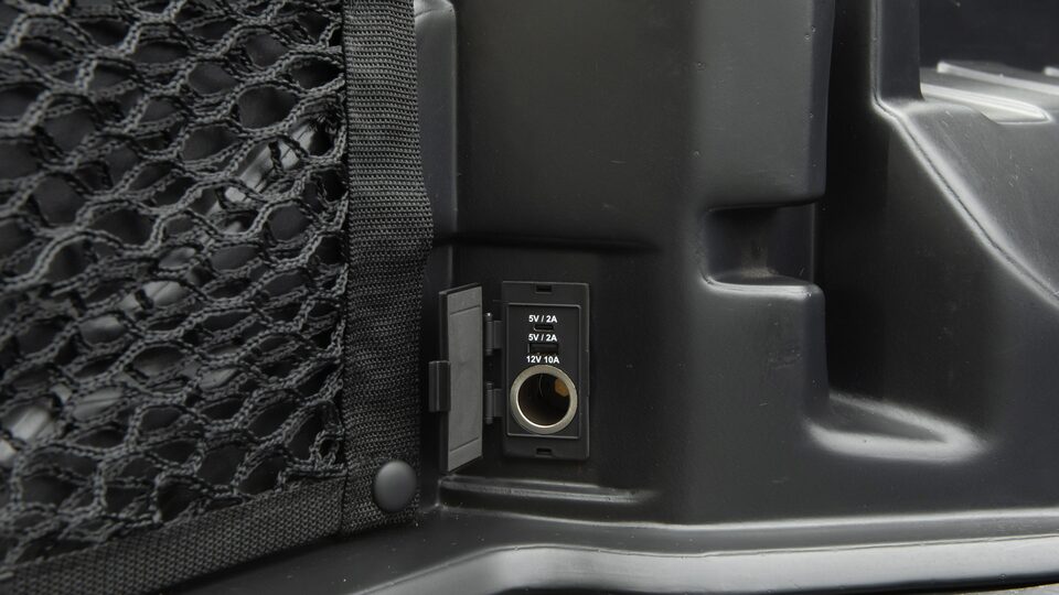 Toma de corriente 12V / USB tipo C para Chevrolet S10