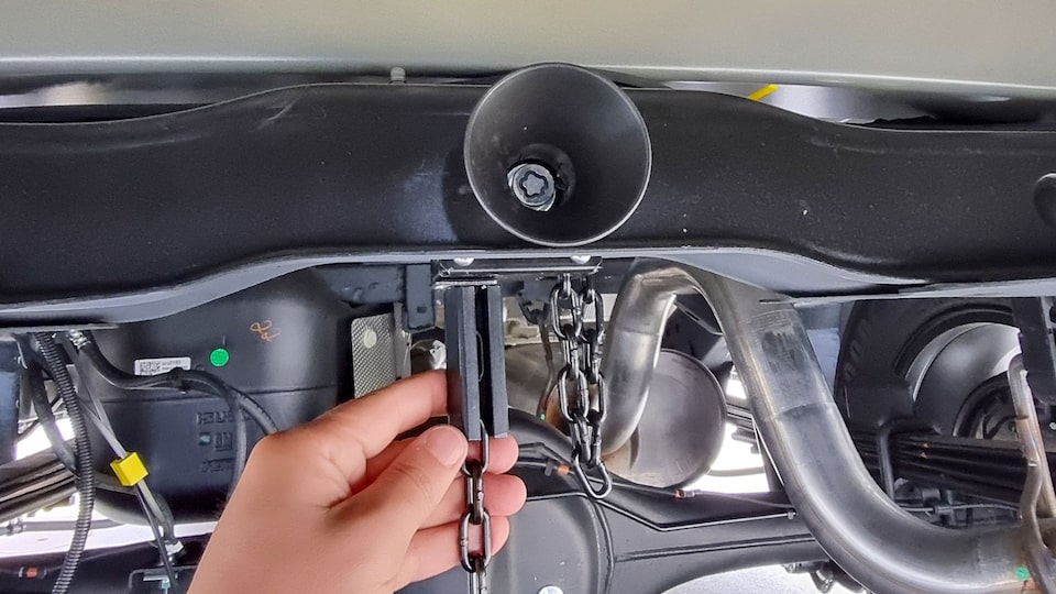 Tuerca de seguridad para rueda de auxilio para Chevrolet S10