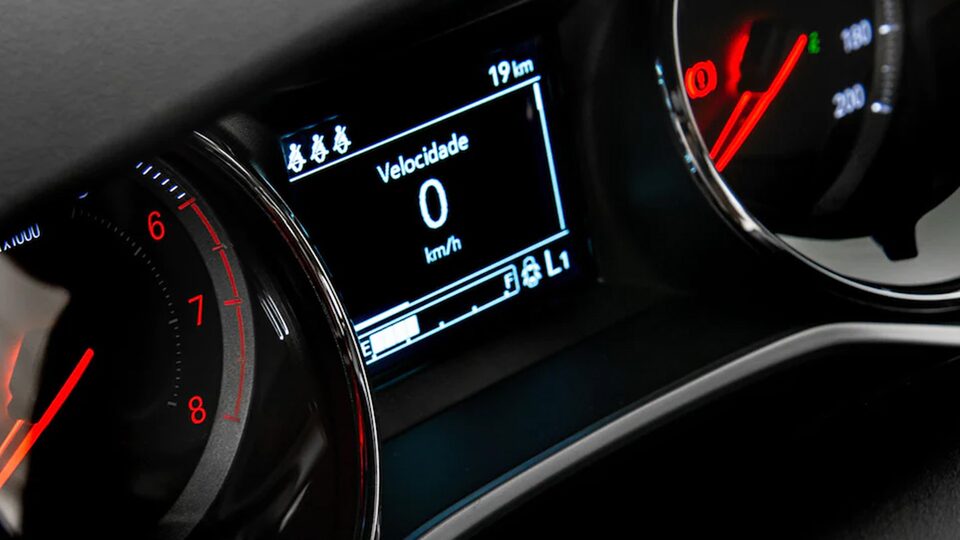 Chevrolet Onix Turbo cuenta con un claro panel de información al volante