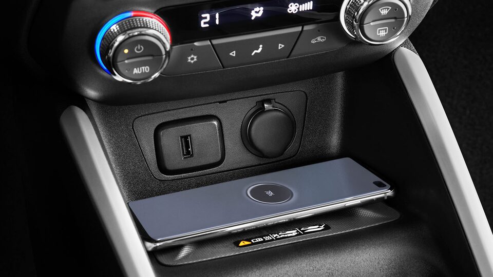 Chevrolet Onix Turbo cuenta con cargador de celular inalámbrico