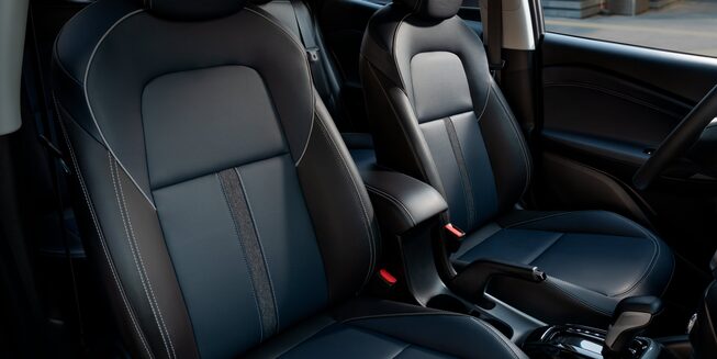 Chevrolet - Asientos ecocuero de tu Tracker RS