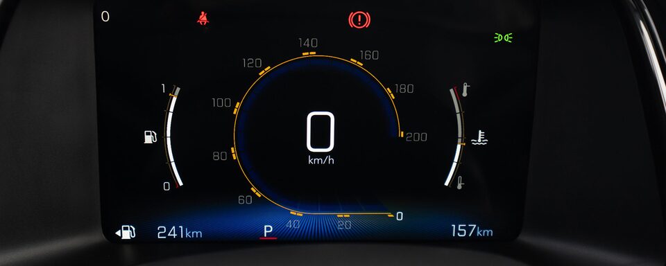 Vista en detalle del velocimetro de una Chevrolet Montana.