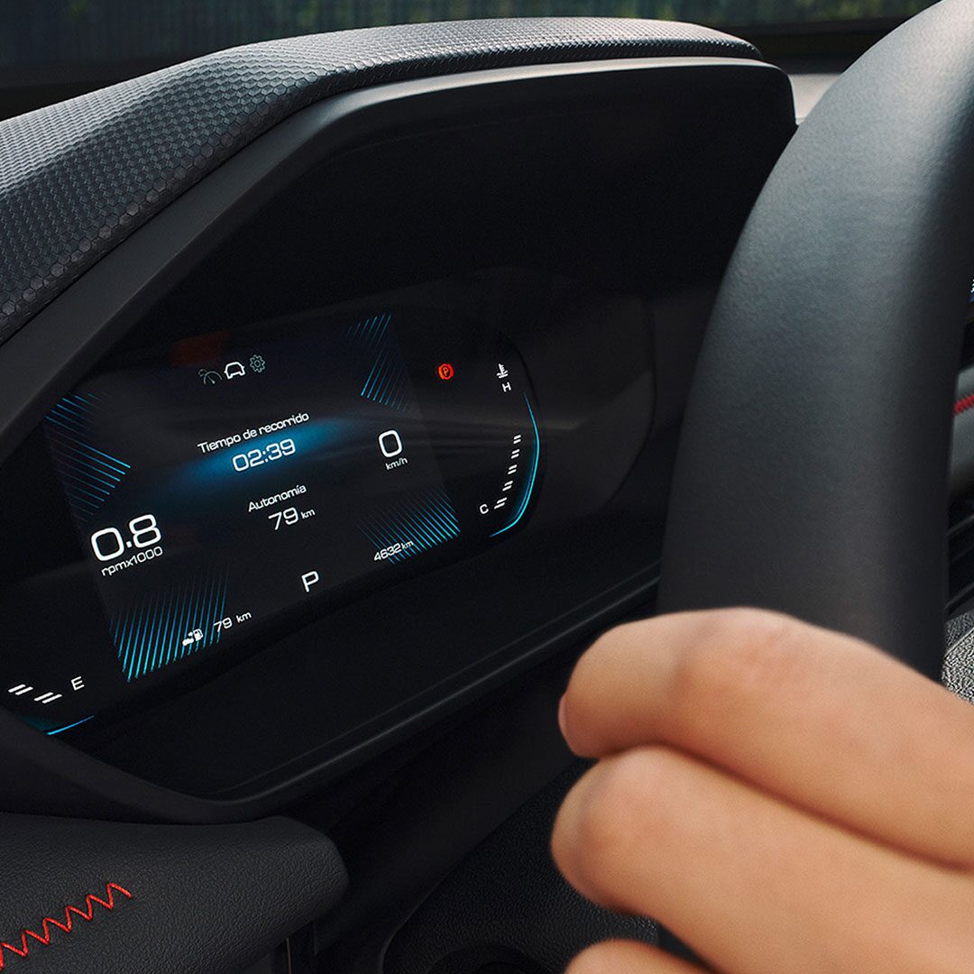 Vista cercana del volante y cluster digital de la Chevrolet Groove.